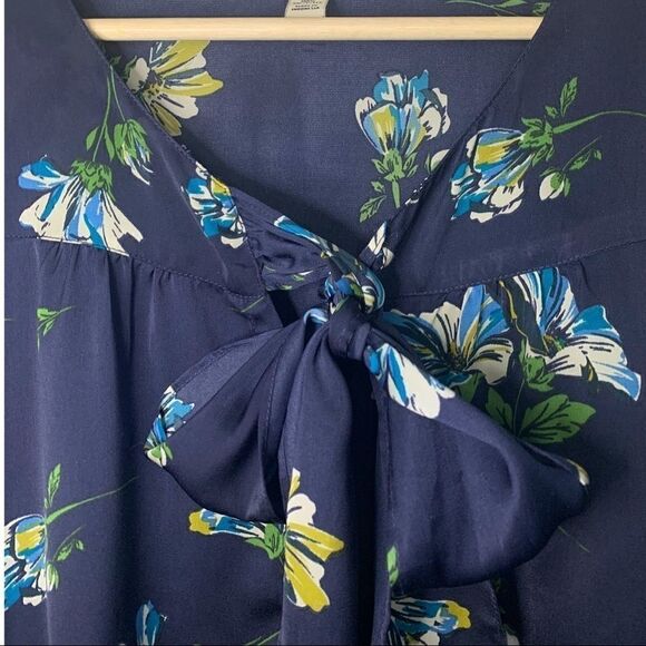 G.H. Bass & Co. Floral Button-Up Neck Tie Blouse - Picture 3 of 8